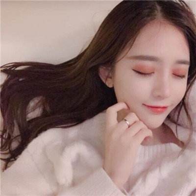 小S全家为其提前庆生 和老公依偎在一起太甜了